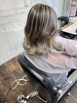 ガルボヘアー 桟橋店(garbo hair)&nbsp;バレイヤージュ　ボブ　ホワイトベージュ　コントラスト