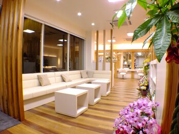 花恋美容室　万々店　【カレンビヨウシツ】