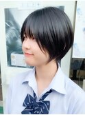 黒髪でも丸みショート