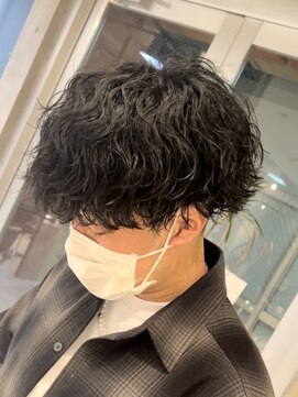 フィフス トウキョウ (fifth TOKYO) センターパートツイストスパイラルパーマメンズマッシュパーマ