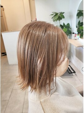 チェルシーヘアーデザイン(Chelsea hair design) ミルクティーベージュ｜外ハネボブ｜ミルクティーカラー｜刈谷