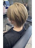 ＃ブリーチカラー ＃ベージュ＃アッシュ＃ショート