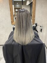 サニー 渋谷(SUNNY)&nbsp;バレイヤージュ、ハイライト、レイヤーロング、グレーベージュ