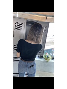 アポロ 横浜駅店(apollo) ハイライトバレイヤージュダブルカラーミルクティーベージュ