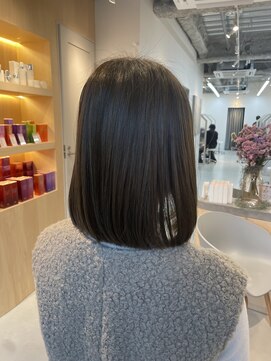 シダ(sida SAIIN) 20代30代カーキーグレージュボブ