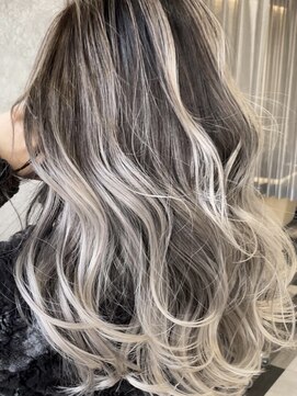 ラビマーニ 箕面店(Labimani) 【Labimani】ホワイトシルバーバレイヤージュ