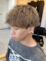 フゥ 宇都宮(FeU) 波巻きパーマセンターパートツイストパーマメンズマッシュパーマ