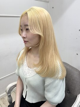 シーン(seen) 【ホワイトブロンド×くびれヘア】
