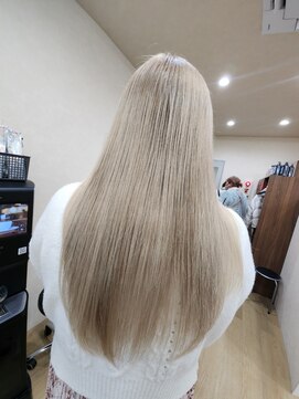 ミラシィ 成田(Mirashy) ハイライトカラーミルクティーベージュレイヤーカット