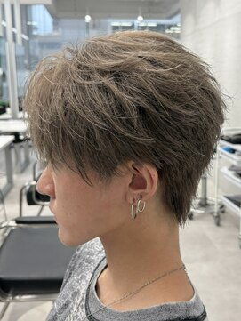 ゴート(GOATO) シースルー フェザーショート ラウンドマッシュ