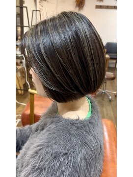 ボブ　白髪ぼかしハイライト暗めオリーブグレージュ　３０代40代
