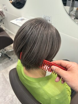 くびれショートボブ40代50代グレイカラー白髪染め白髪ぼかし