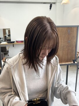 ハイジ(Heidi) ブリーチ無し、明るめくすみベージュ