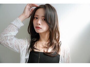 ヴェル(Velle)の写真/あなたに合わせた薬剤で圧倒的なツヤ感と柔らかさ◎髪質改善縮毛矯正でダメージレスに癖を伸ばす◎