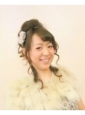 フェミニンアップスタイル