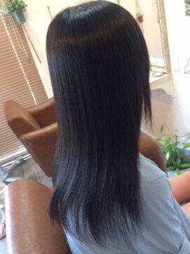 ヘアプラスアイズブルーム(hair+eyes bloom) うるおいつやつやストレート