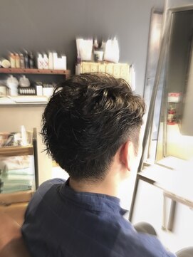 インス(ensue) スタイリング簡単♪爽やかビジネス刈り上げハンサムショート中島