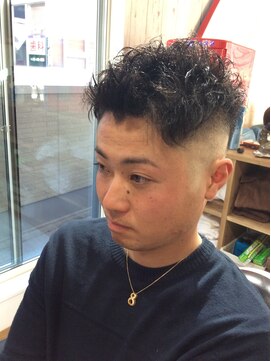 アバンティ(AVANTI) スキンフェード&スパイラルパーマ