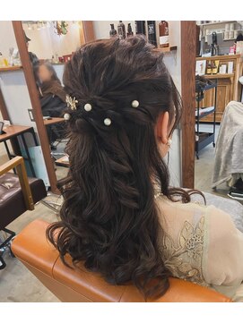 アイノベル(‘Inovel’) 結婚式お呼ばれアレンジ