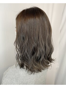 エイミーバイアフロート(amie  by afloat) 色落ちも楽しめる細めハイライト◎