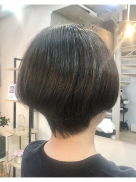 ここロヘアー(ここRo hair) 奥行き前下がりボブ