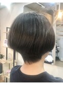 奥行き前下がりボブ