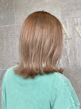 メゾン アヴァロ(Maison Avallo) ミルクティーベージュのくびれミディ