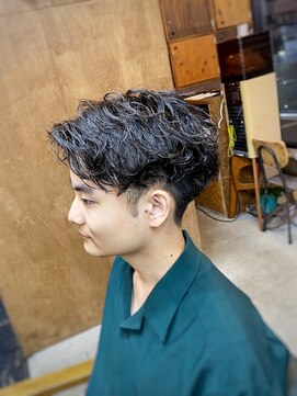 ロルド シェリ(Rold Cheri) 【山本智文】ナチュラル波巻きパーマセンターパート