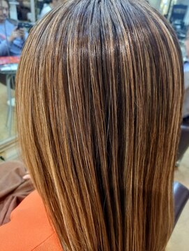 シャンプーボーイ 白髪ぼかしハイライト