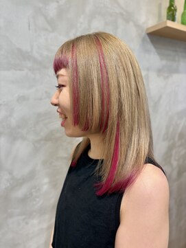 ヴィックス クリスタル(VIC’S crystal) ポイントエクステ×ハイトーン　AKANE