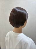 レッドラベンダーカラー×丸みショートカット