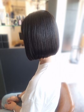 ローレン(LOREM) 黒髪×ワンレンボブ9.2ブルーブラック