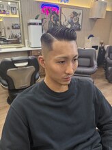 シックスバーバーショップ(SIX BARBER SHOP)
