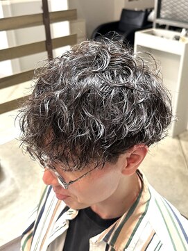 ノイセル(Noisyle) MEN’S HAIR/サーフカール/刈り上げセンターパート/北堀江 M