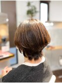 大人女性におすすめな外ハネウルフショートヘア