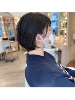 エレノア 渋谷公園通り店(Eleanor)&nbsp;艶グレージュ×手ぐしでまとまるショートボブ