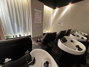 美容室ヒラトヤ 都南店の写真/手の使い方で違いが分かる。髪にも頭皮にも優しい★嫌なにおいや汚れも落ちて、健やかな頭皮と美髪が叶う◎