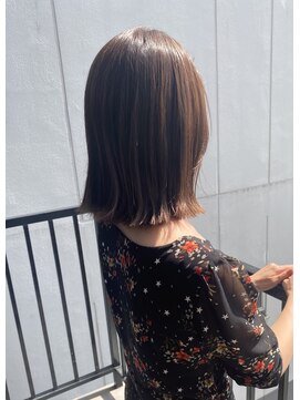 リレア 金町(Relair) グレーベージュ×小顔外はねミディアム「taku」