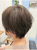 くせ毛を活かした大人ショート