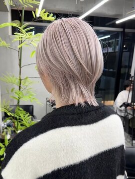 ギークス(GEEKS) 【GEEKS渋谷】ホワイトベージュ/ハイトーン/レイヤー/小顔ウルフ