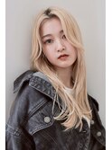 ロング顔周りレイヤー韓国風レイヤーブリーチホワイトブロンド
