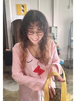 ミスターグッドモーニング(MR.GOOD MORNING)&nbsp;ヒッピー感のあるウェーブロングヘア