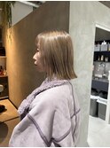 外はねボブ × ベージュ