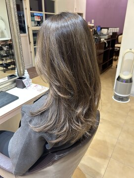 ウェルズ グランデ 奈良店(Well's GRANDE) 美髪ストレート ツヤロング