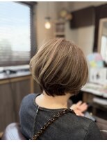 ルーム(ROOM)&nbsp;【ROOM】まとまる大人キレイなレイヤーショートボブ