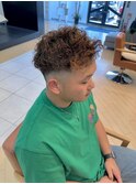 ツイストスパイラルパーマショートヘアツーブロック