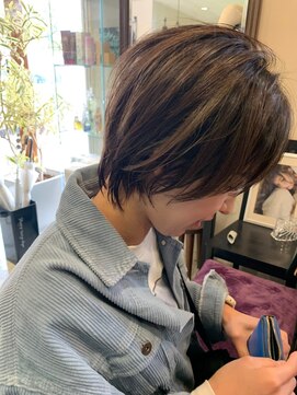 シー 岡崎(,SHE) くびれショート