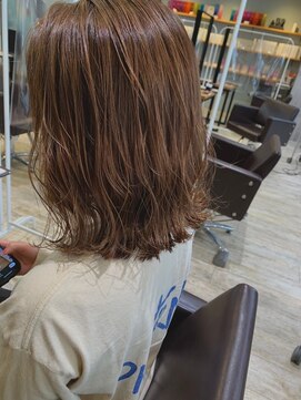 トレ(tre.) 甲子園口/髪質改善/白髪染め/ショート/酸性ストレート/美容室