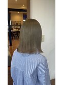 オリーブベージュ