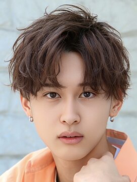 オーシャントーキョーウエスト 心斎橋 (OCEAN TOKYO WEST) 刈り上げアップバングビジネスヘアスパイキーショート